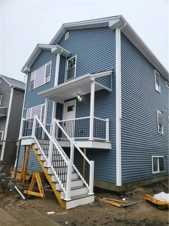 $760,000 | 729 Potters Avenue, Providence, RI 02907