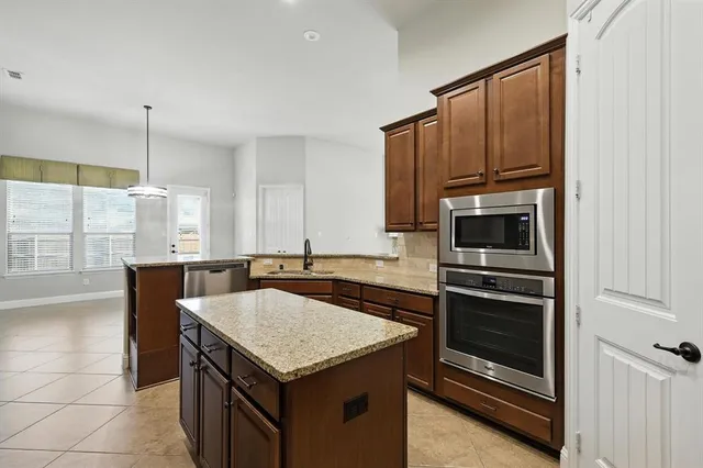 $560,000 | 632 Shadow Glen Lane, Keller, TX 76248