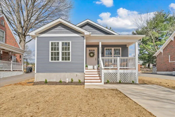 $299,999 | 3323 Collingwood Street Northeast, Roanoke, VA 24012