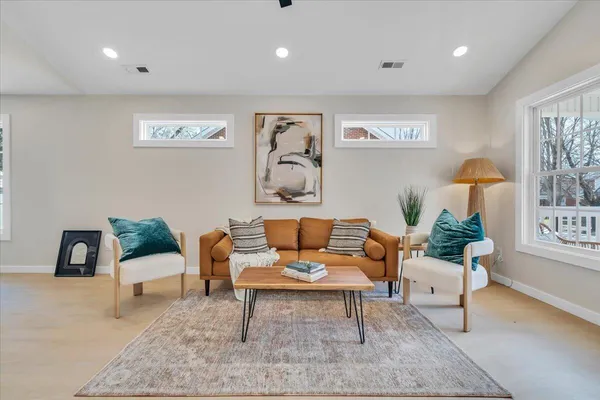 $299,999 | 3323 Collingwood Street Northeast, Roanoke, VA 24012