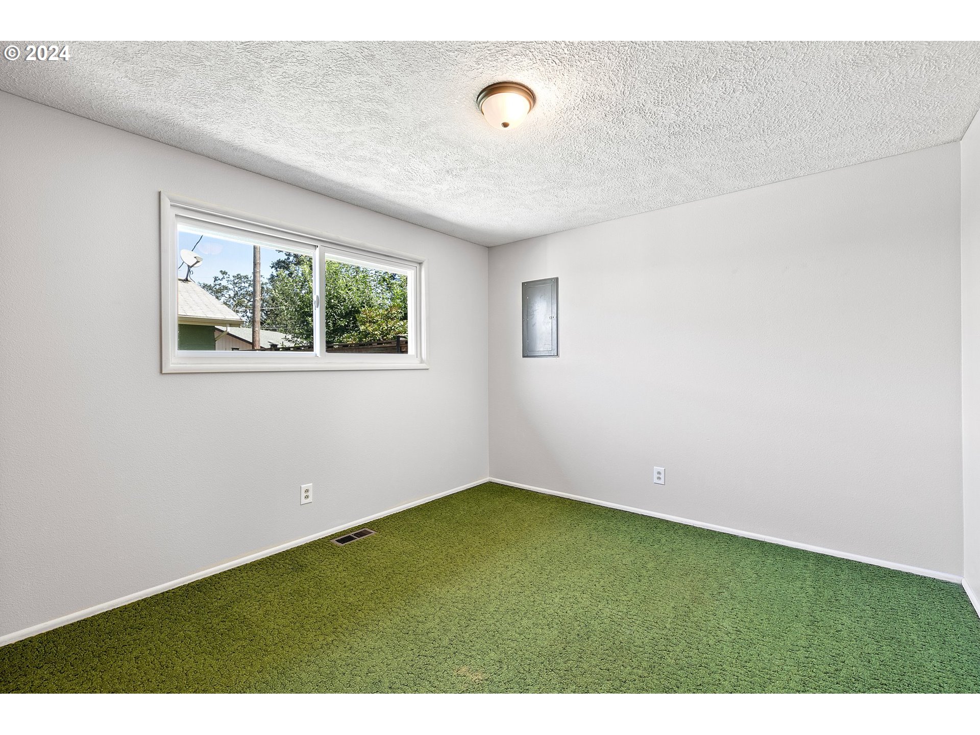 1725 Cal Young Road Eugene, OR 97401 - Photo 23 of 32 Gallery Image 23