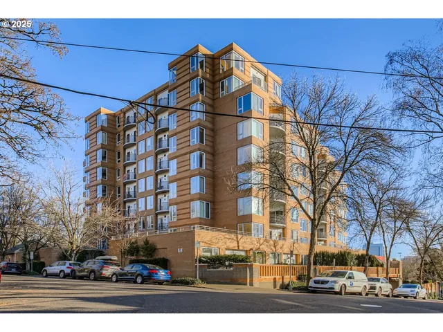 $425,000 | 1132 Southwest 19th Avenue, Unit 801, Portland, OR 97205