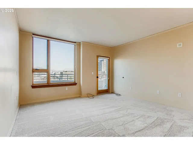 $425,000 | 1132 Southwest 19th Avenue, Unit 801, Portland, OR 97205