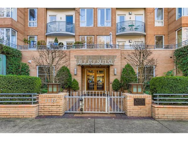 $425,000 | 1132 Southwest 19th Avenue, Unit 801, Portland, OR 97205