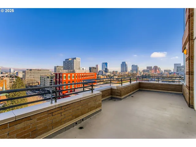 $425,000 | 1132 Southwest 19th Avenue, Unit 801, Portland, OR 97205