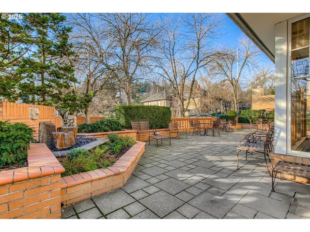 $425,000 | 1132 Southwest 19th Avenue, Unit 801, Portland, OR 97205