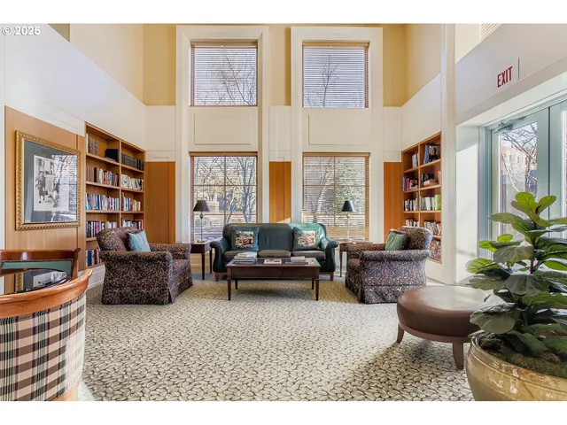 $425,000 | 1132 Southwest 19th Avenue, Unit 801, Portland, OR 97205