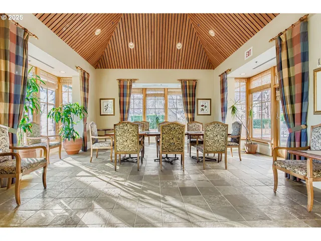 $425,000 | 1132 Southwest 19th Avenue, Unit 801, Portland, OR 97205