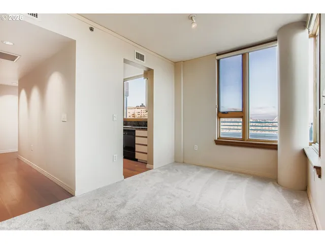 $425,000 | 1132 Southwest 19th Avenue, Unit 801, Portland, OR 97205