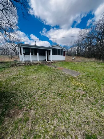 $165,000 | 5266 South 12750E Road, Pembroke Township, IL 60958