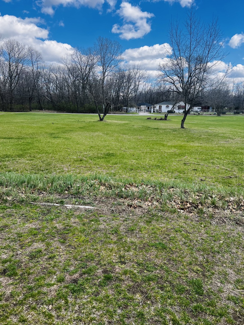 5266 South 12750E Road Pembroke Township, IL 60958 - Photo 5 of 17 a view of outdoor space and yard