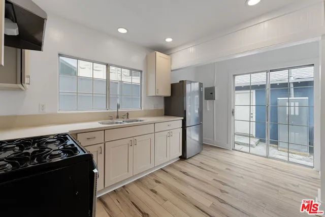 $2,950 | 1300 Sanborn Avenue, Los Angeles, CA 90027