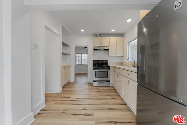 $2,950 | 1300 Sanborn Avenue, Los Angeles, CA 90027