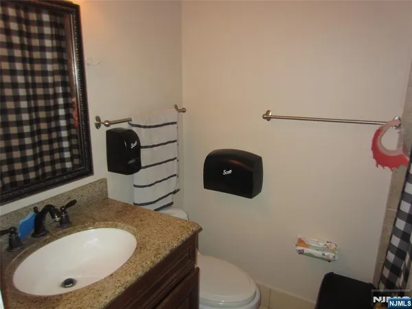 $2,600 | 233 Midland Avenue, Unit 113, Garfield, NJ 07026