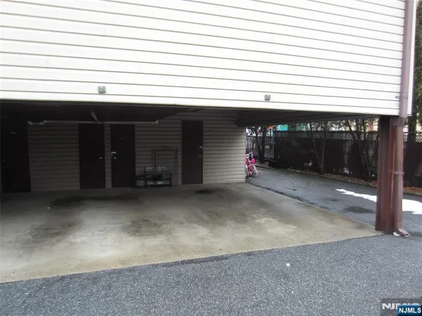$2,600 | 233 Midland Avenue, Unit 113, Garfield, NJ 07026