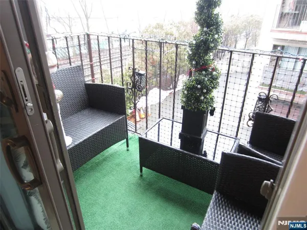 $2,600 | 233 Midland Avenue, Unit 113, Garfield, NJ 07026