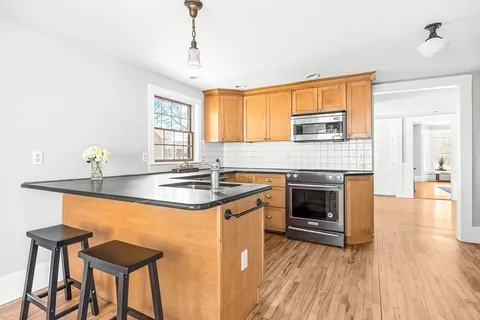 $1,225,000 | 53 Lake Street, Winchester, MA 01890