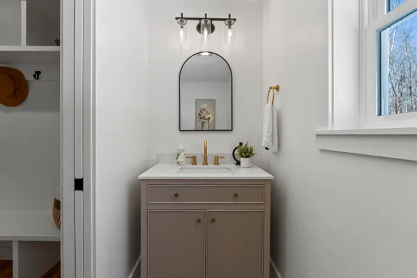 $599,000 | 33 Riley Ridge Lane, Litchfield, ME 04350