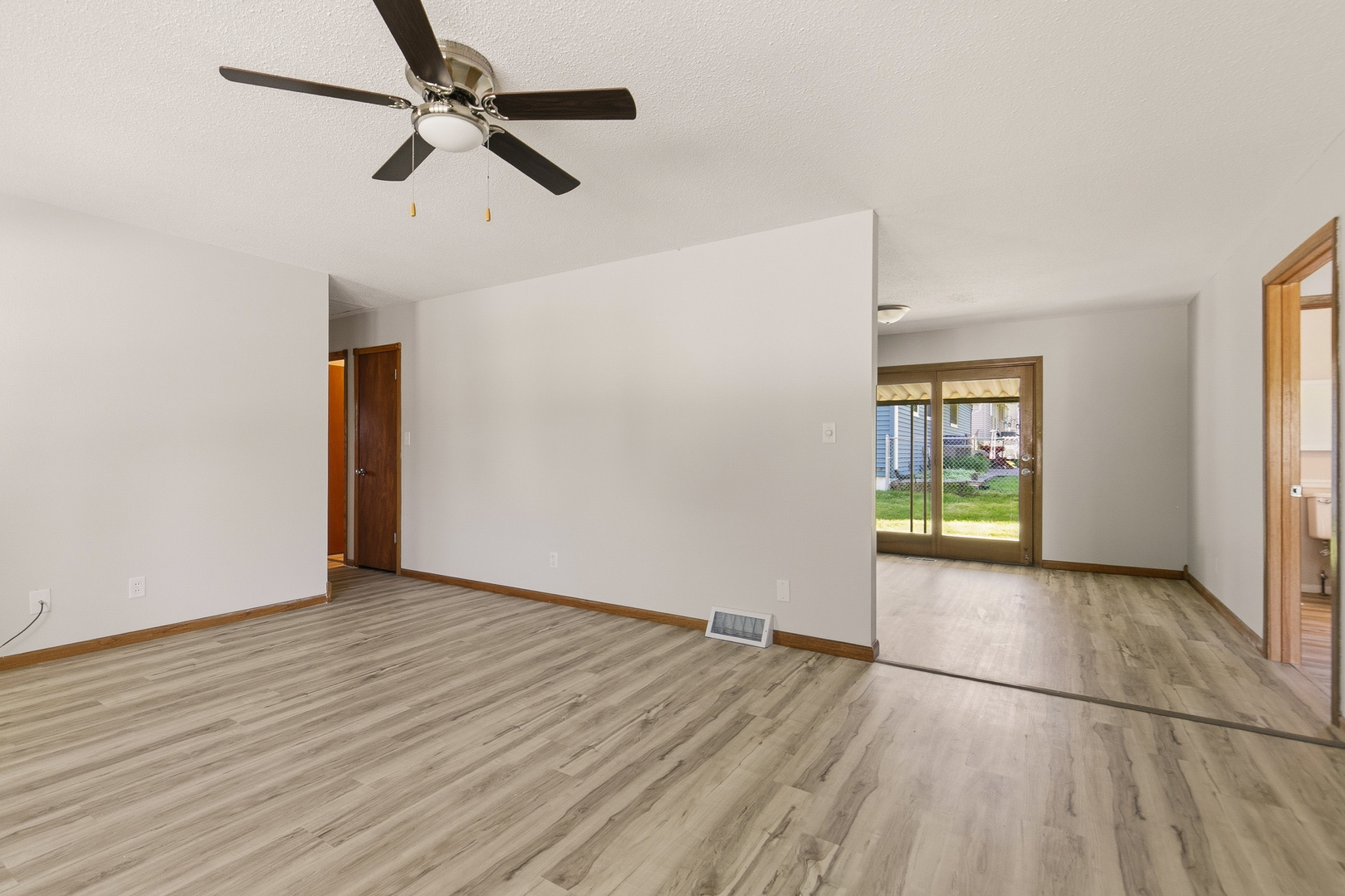 1501 Cherry Hills Road Bettendorf, IA 52722 - Photo 12 of 41
