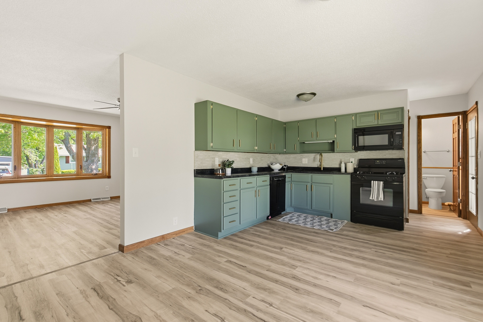 1501 Cherry Hills Road Bettendorf, IA 52722 - Photo 14 of 41