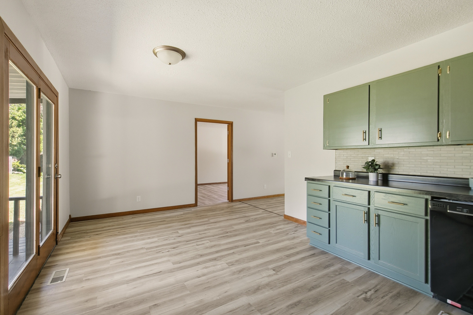 1501 Cherry Hills Road Bettendorf, IA 52722 - Photo 15 of 41
