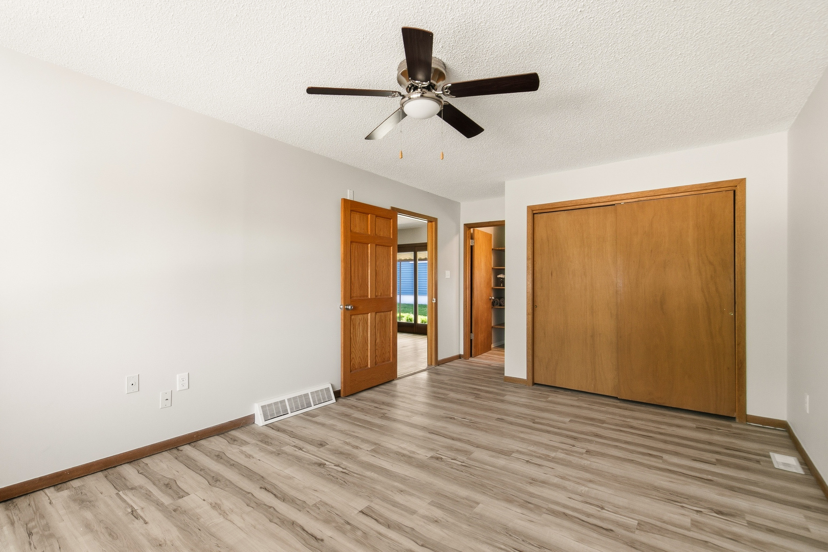 1501 Cherry Hills Road Bettendorf, IA 52722 - Photo 17 of 41