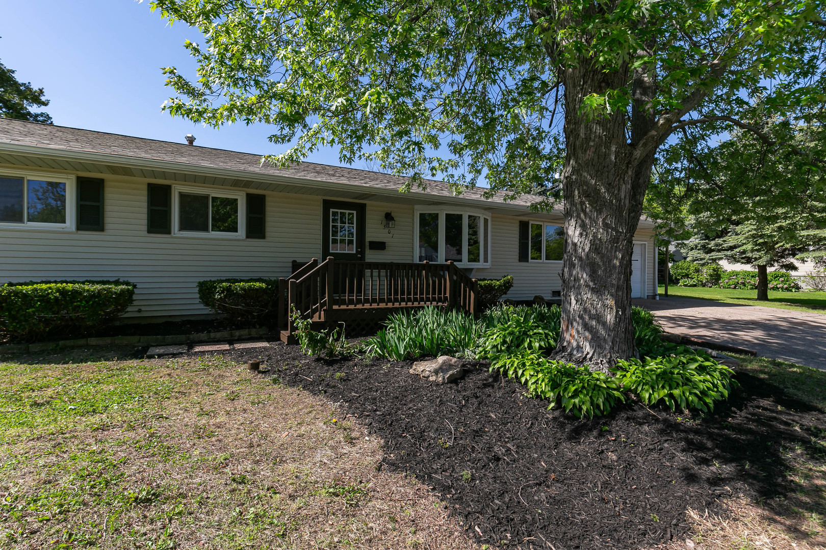1501 Cherry Hills Road Bettendorf, IA 52722 - Photo 2 of 41
