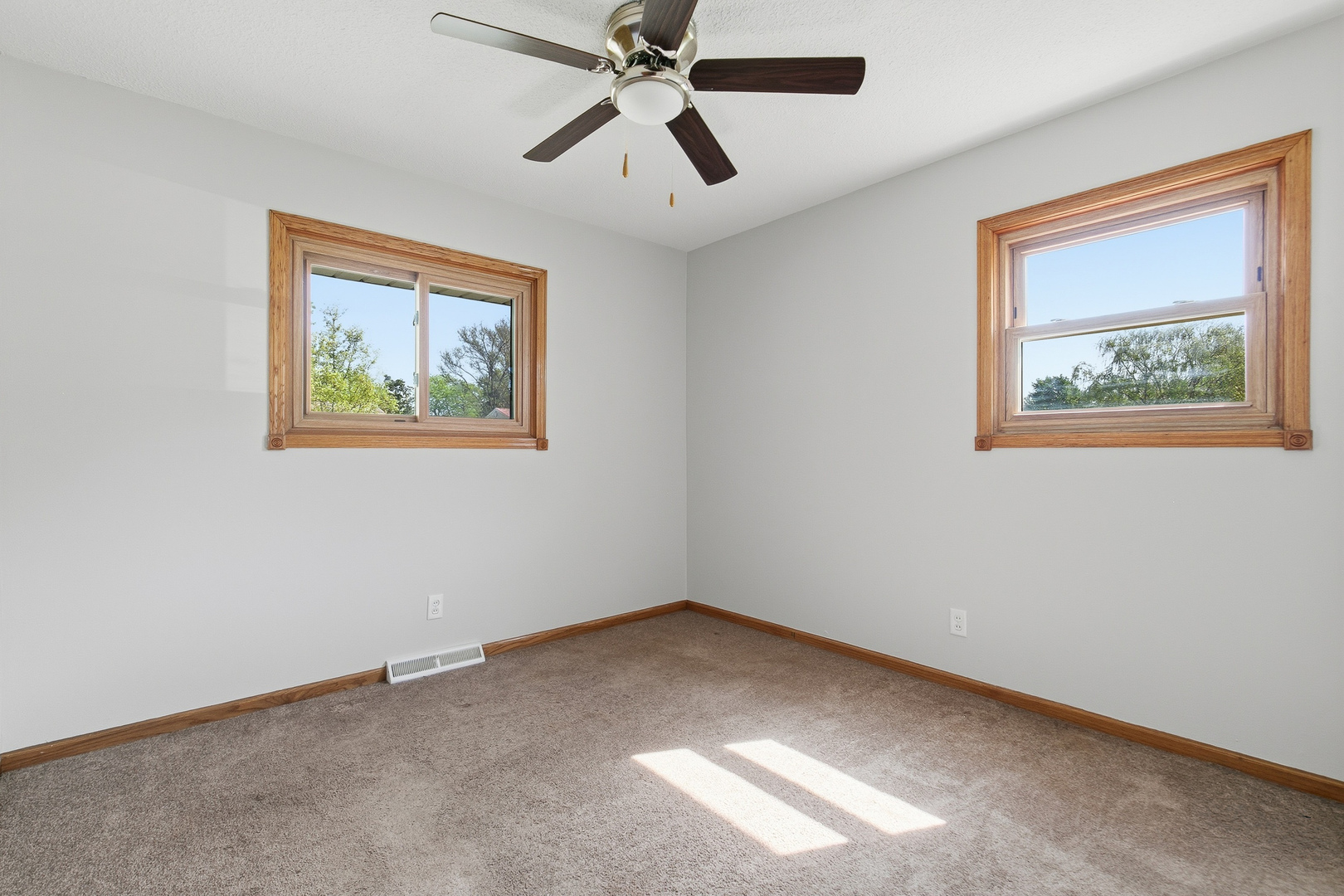 1501 Cherry Hills Road Bettendorf, IA 52722 - Photo 29 of 41