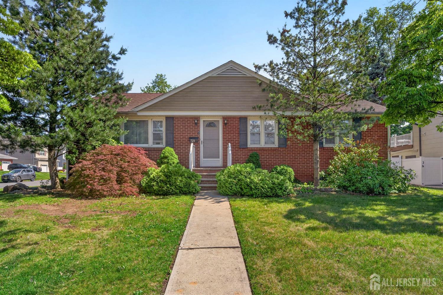 729 Walnut Street Dunellen, NJ 08812 - Photo 3 of 41