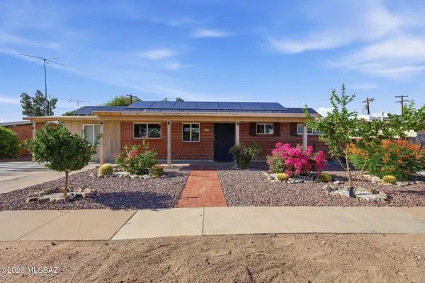 $299,900 | 7457 East Beverly Drive, Tucson, AZ 85710