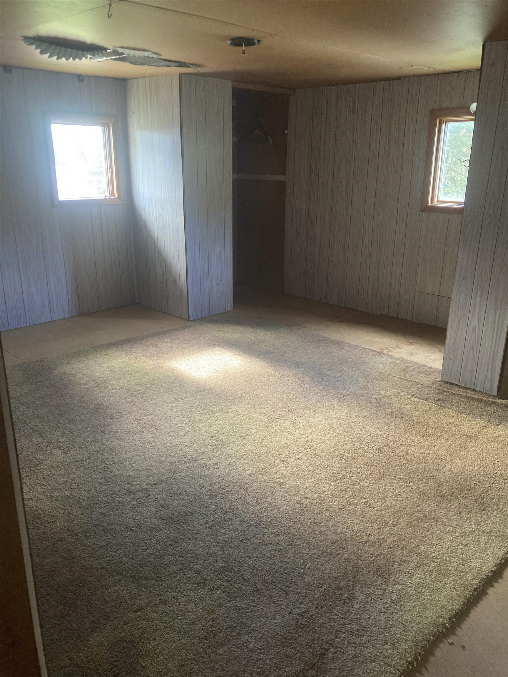 2628 West Florence Road Freeport, IL 61032 - Photo 7 of 13 Gallery Image 7
