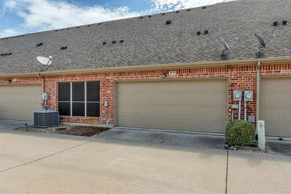 $2,425 | 5639 Hummingbird Lane, Fairview, TX 75069