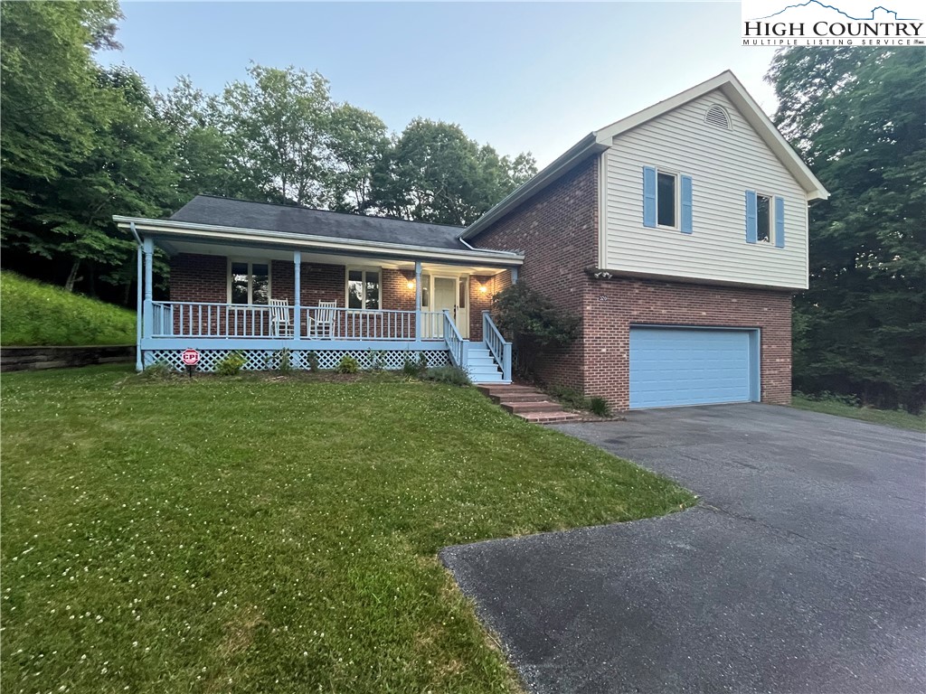 320 University Circle Boone, NC 28607 - Photo 2 of 50 Gallery Image 2