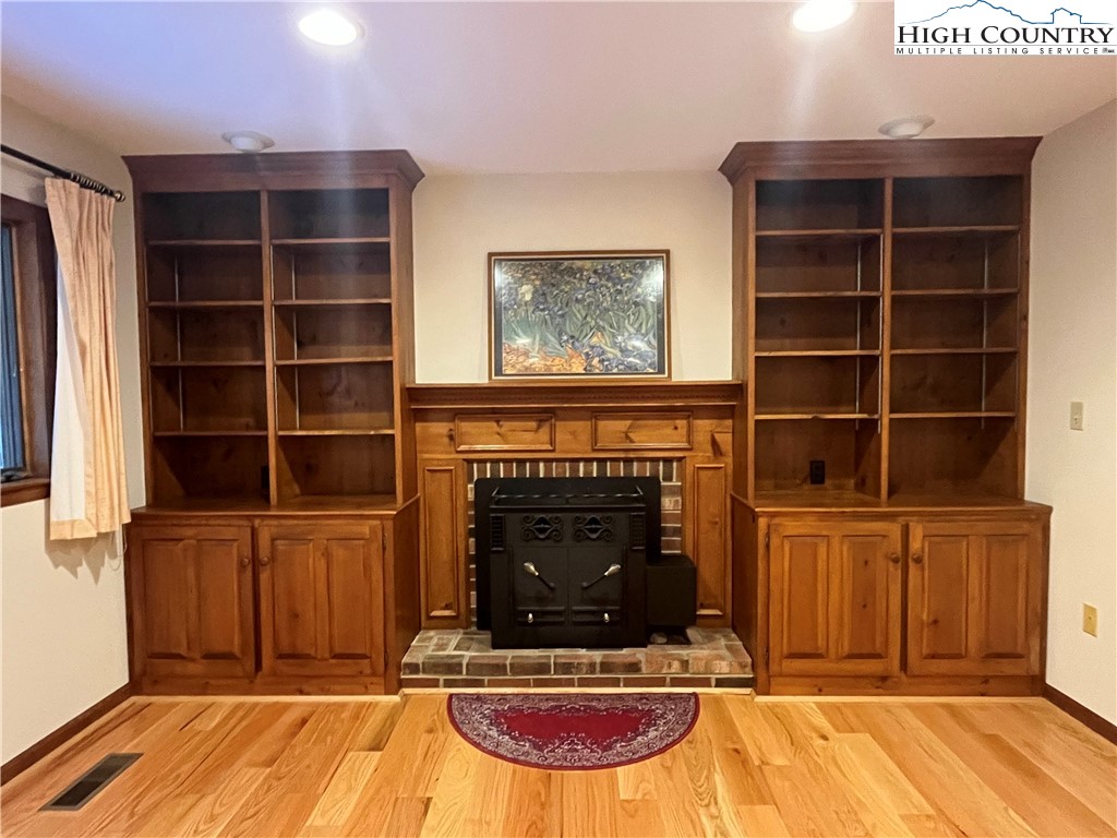 320 University Circle Boone, NC 28607 - Photo 3 of 50 Gallery Image 3