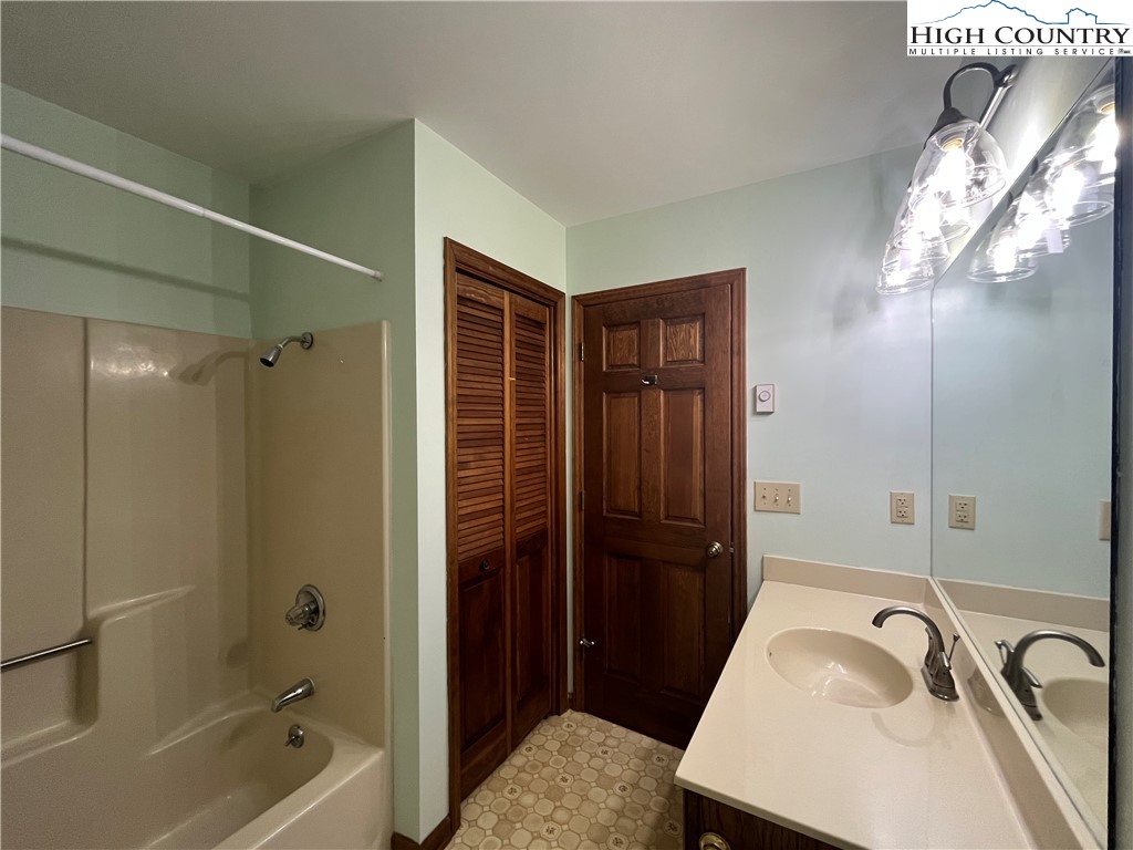 320 University Circle Boone, NC 28607 - Photo 37 of 50 Gallery Image 37