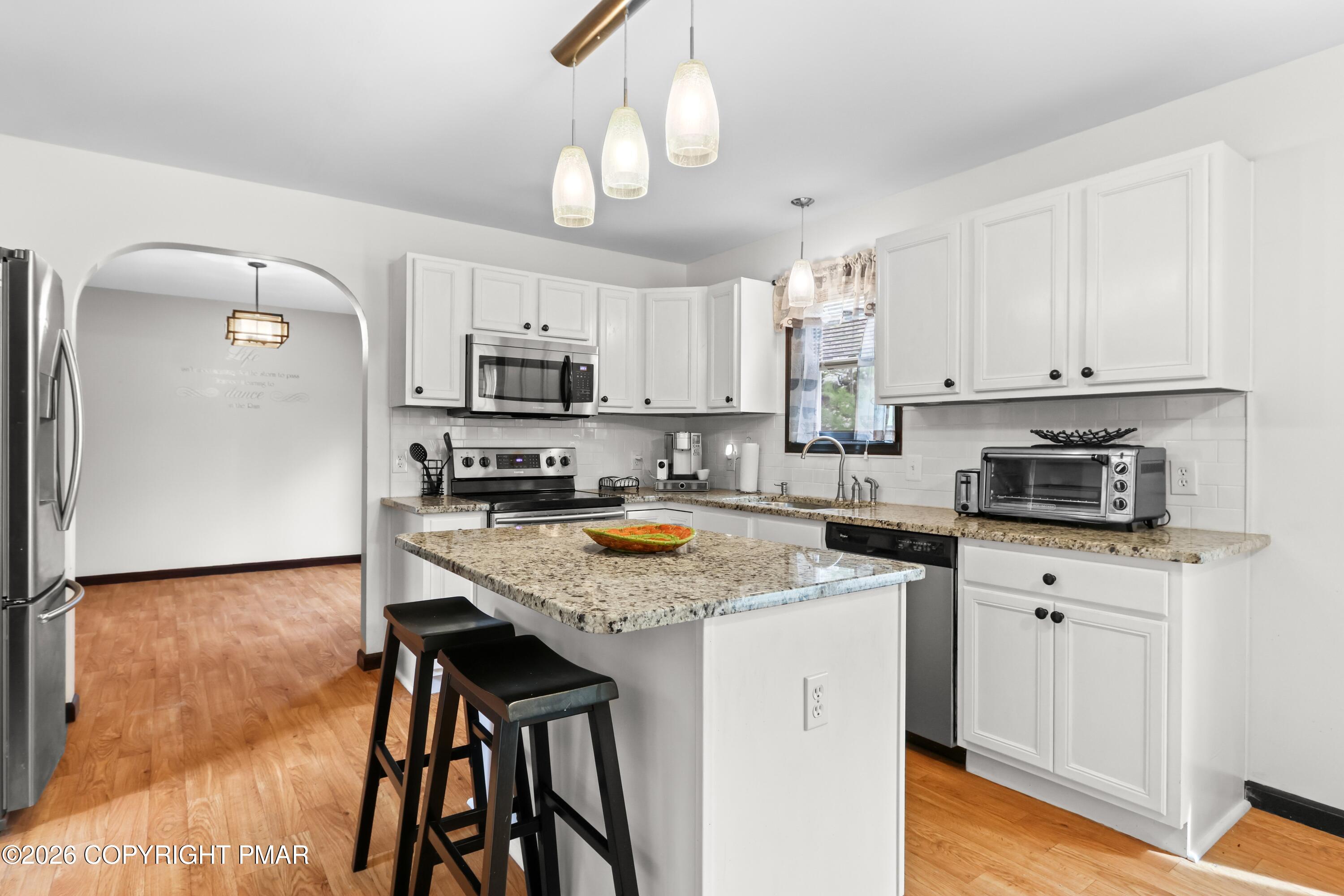 226 Regent Street Bushkill, PA 18324 - Photo 11 of 58 095A9413