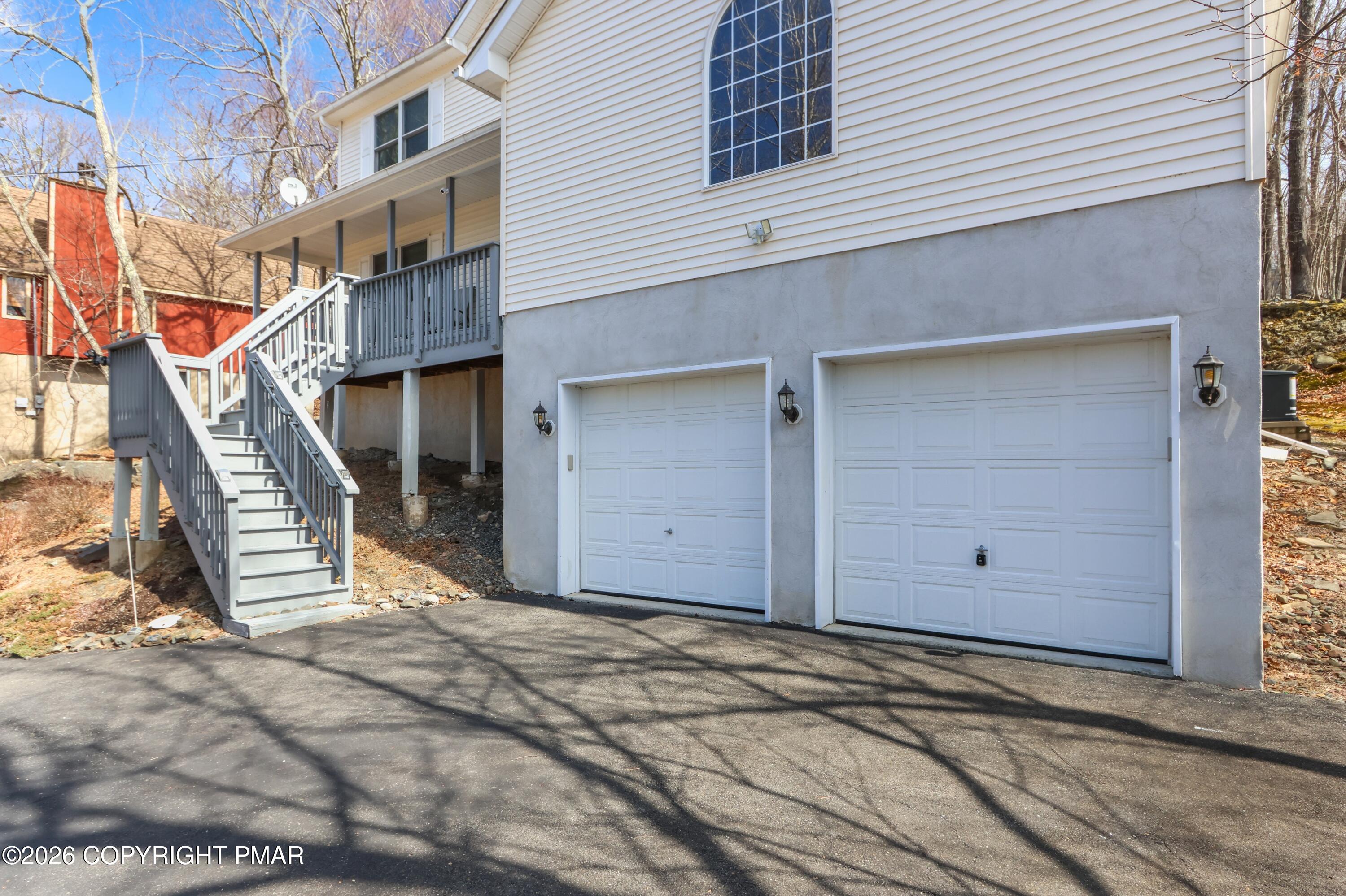 226 Regent Street Bushkill, PA 18324 - Photo 2 of 58 095A9678