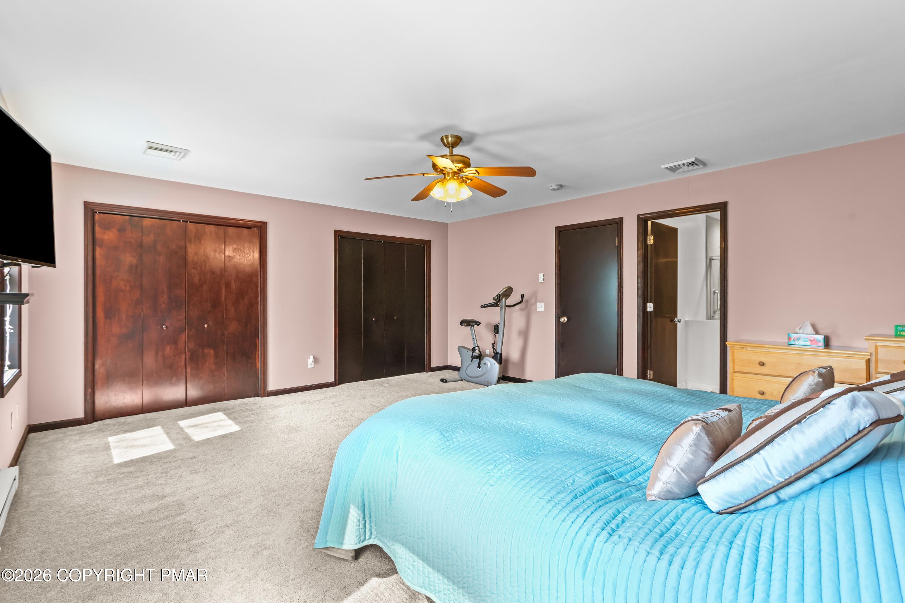 226 Regent Street Bushkill, PA 18324 - Photo 27 of 58 095A9586