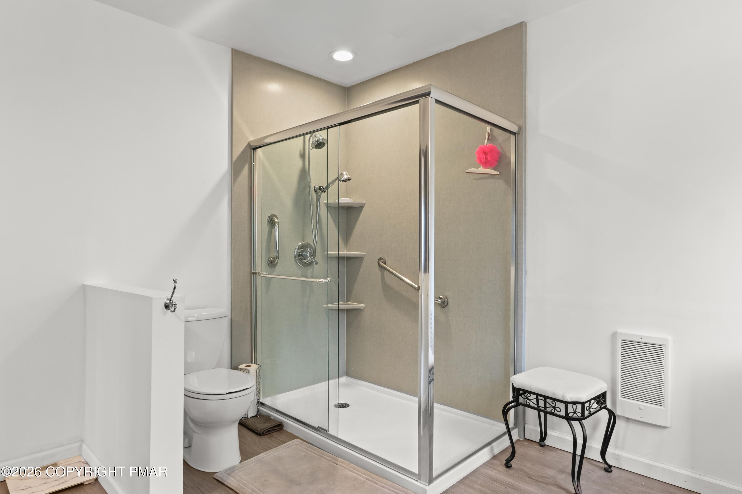 226 Regent Street Bushkill, PA 18324 - Photo 29 of 58 095A9575