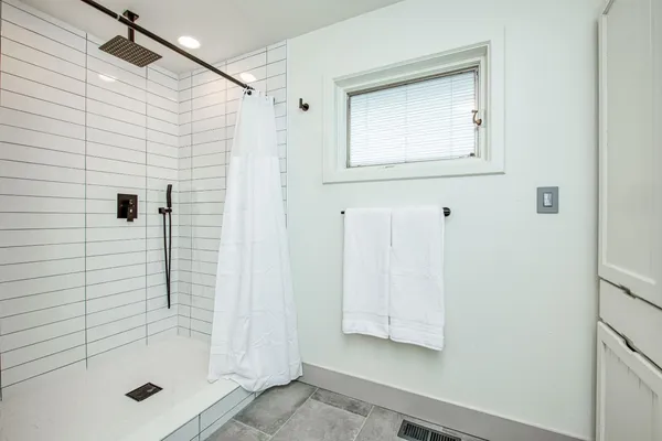 $610,000 | 254 West Sierra Avenue, Clovis, CA 93612