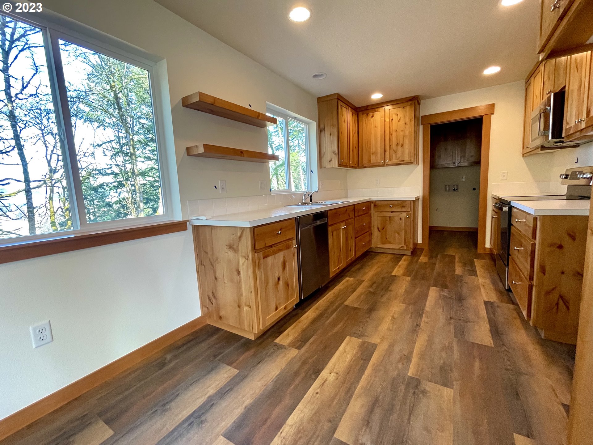 1019 Highlands Loop Willamina, OR 97396 - Photo 4 of 21 Gallery Image 4