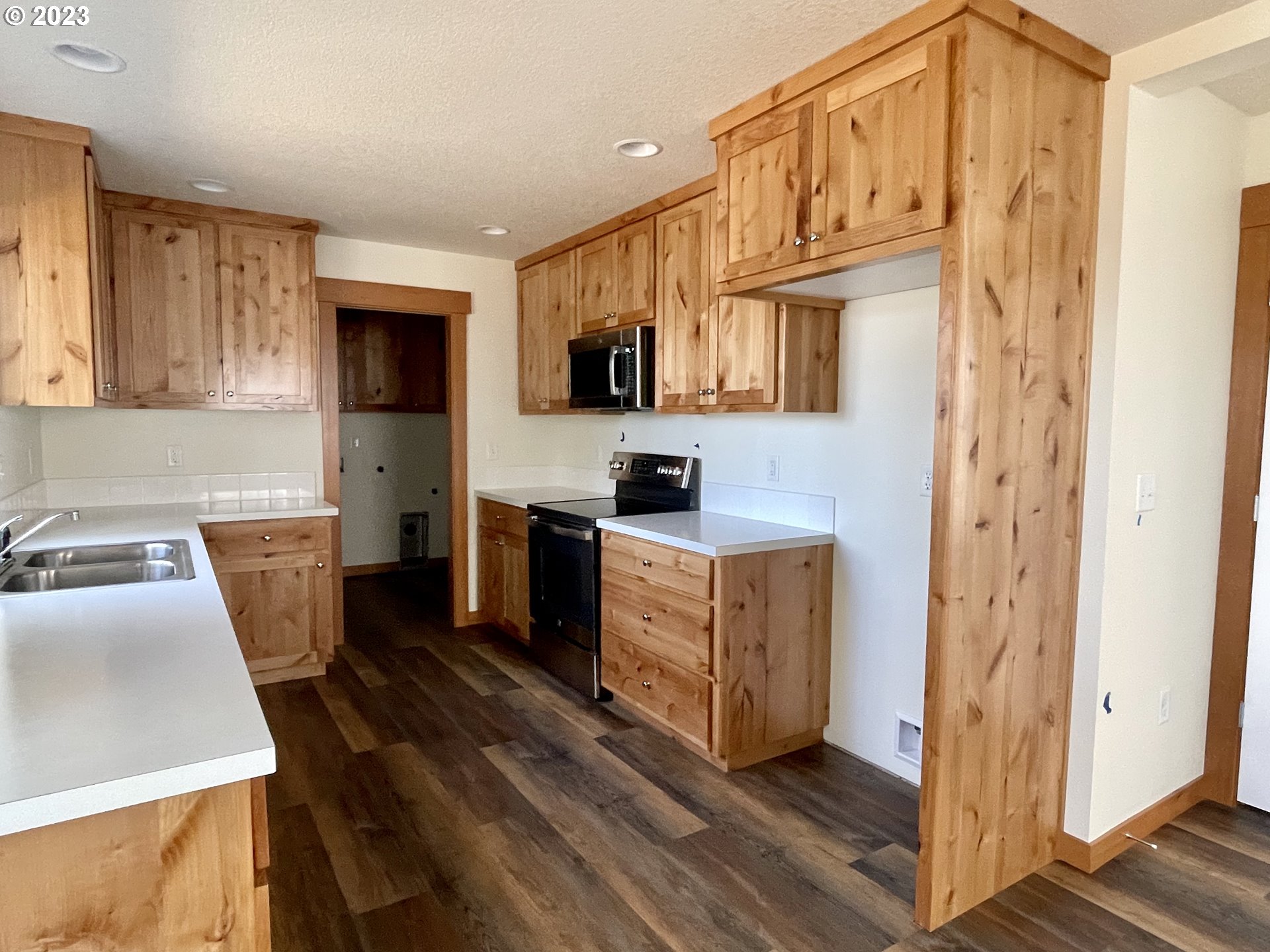 1019 Highlands Loop Willamina, OR 97396 - Photo 5 of 21 Gallery Image 5