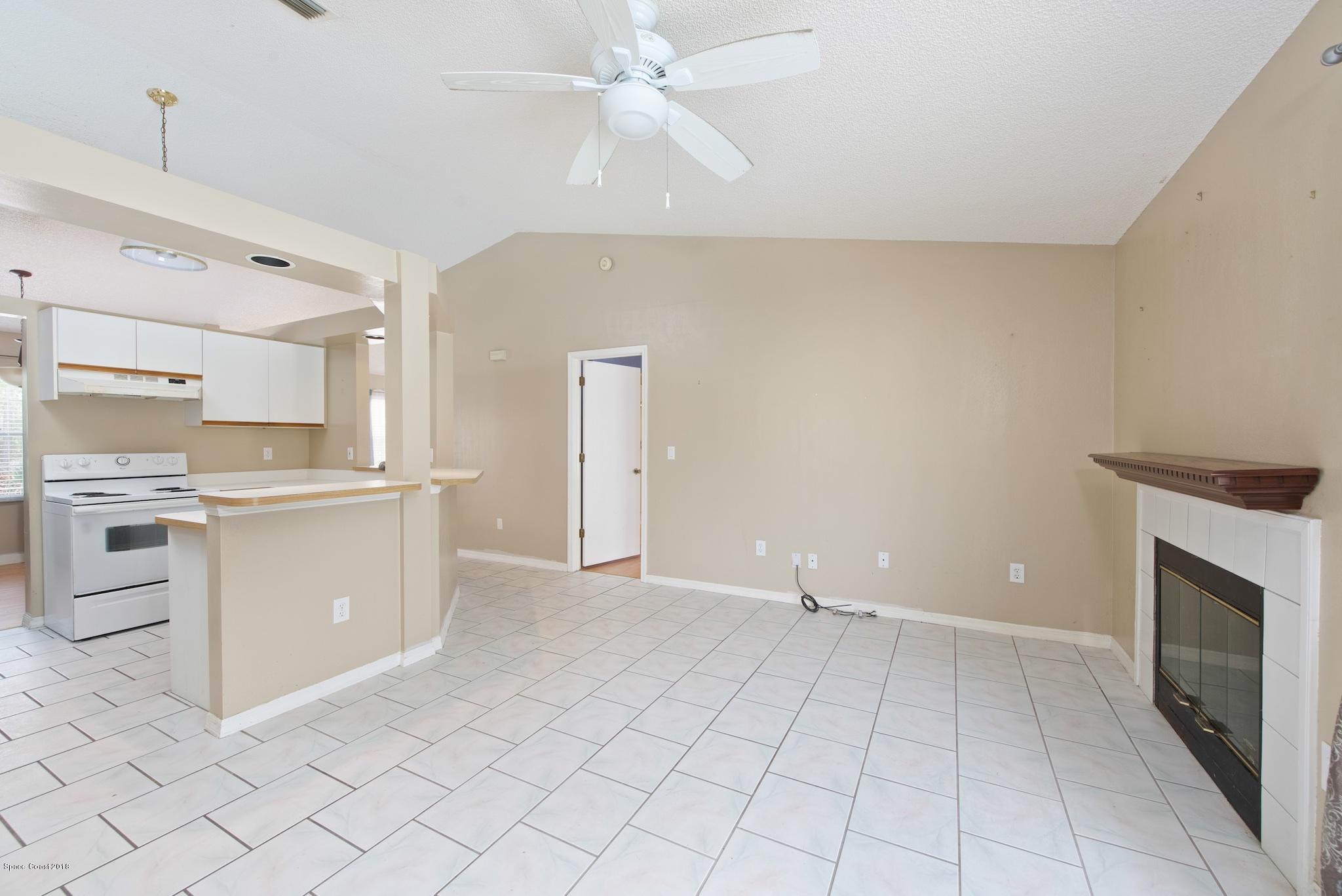 320 Wendover Road Southwest Palm Bay, FL 32908 - Photo 7 of 21 Family Room 2
