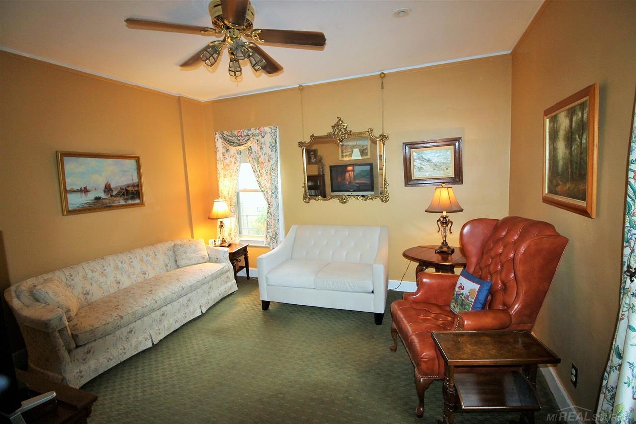 867 Barrington Road Grosse Pointe Park, MI 48230 - Photo 19 of 53