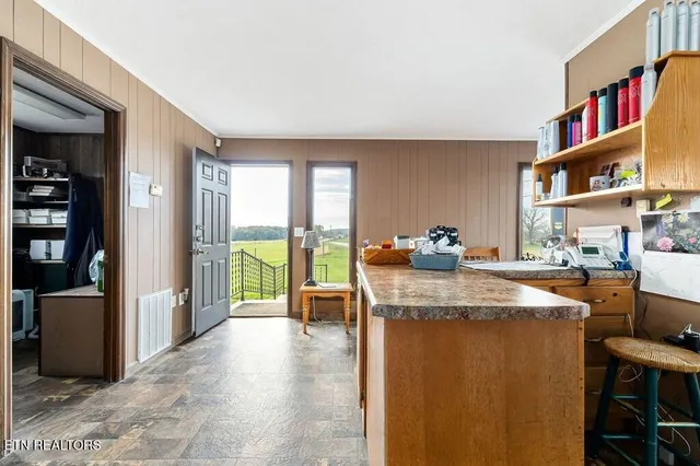 $164,900 | 14133 Old Kentucky Road, Walling, TN 38587