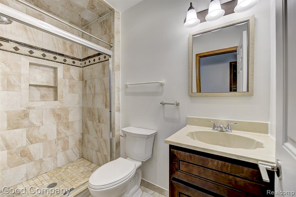 38092 Westchester Road Sterling Heights, MI 48310 - Photo 27 of 53