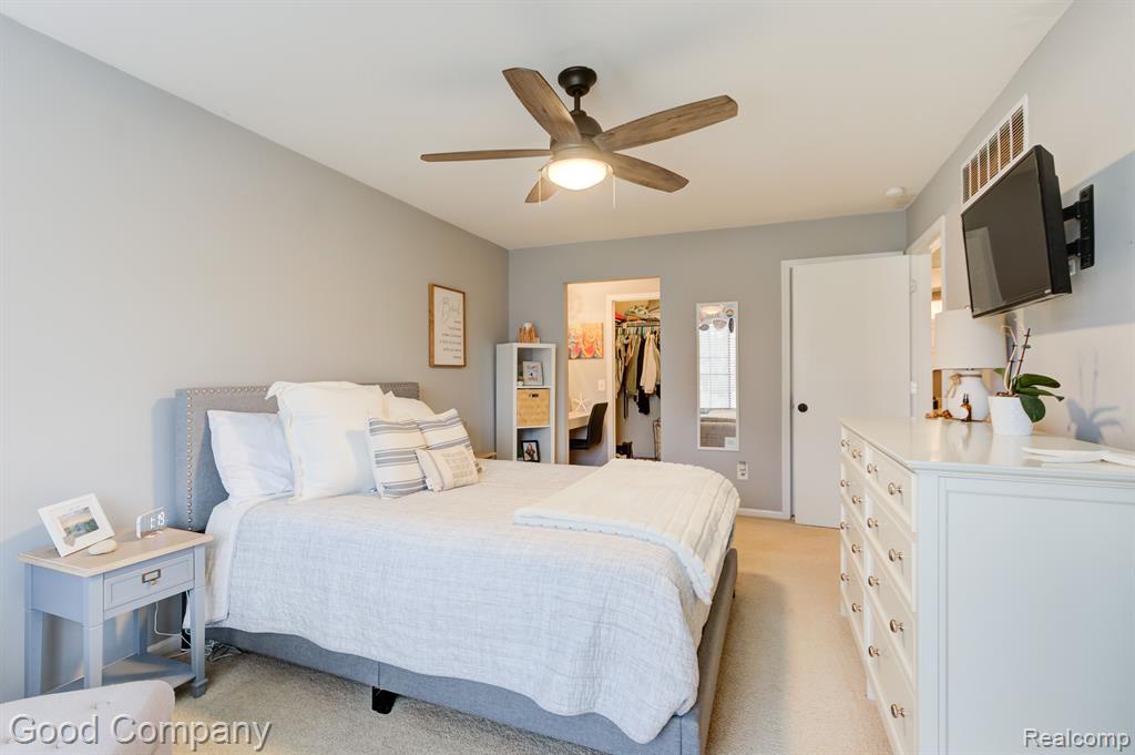 228 Meadow Ln Circle Rochester Hills, MI 48307 - Photo 19 of 32