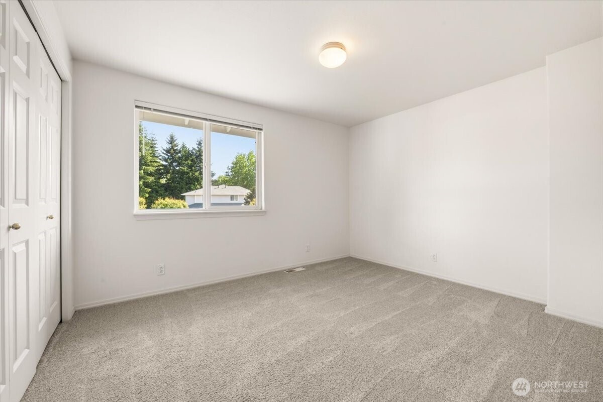 4726 Northeast 18th Place, Unit B Renton, WA 98059 - Photo 35 of 39