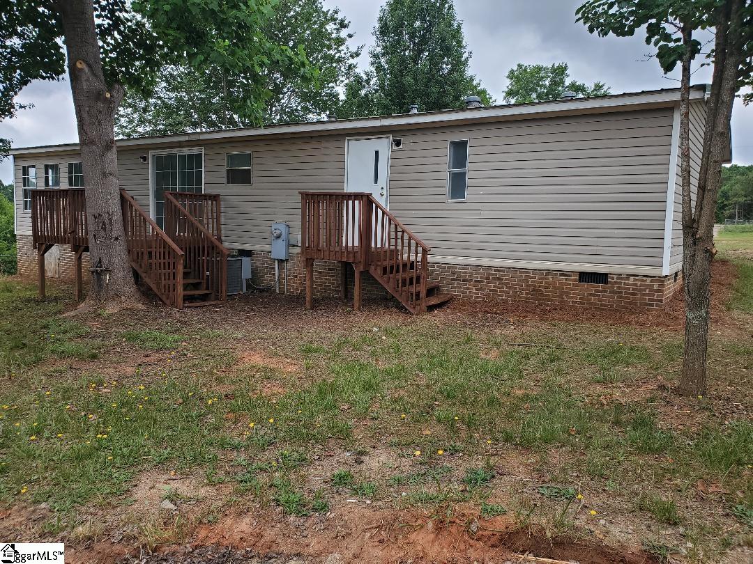 4228 Dobbins Bridge Road Anderson, SC 29626 - Photo 2 of 20