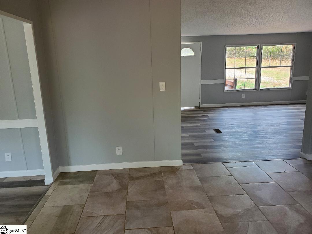 4228 Dobbins Bridge Road Anderson, SC 29626 - Photo 8 of 20